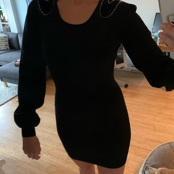 Black dress with open back detail - Picture 5 of 5